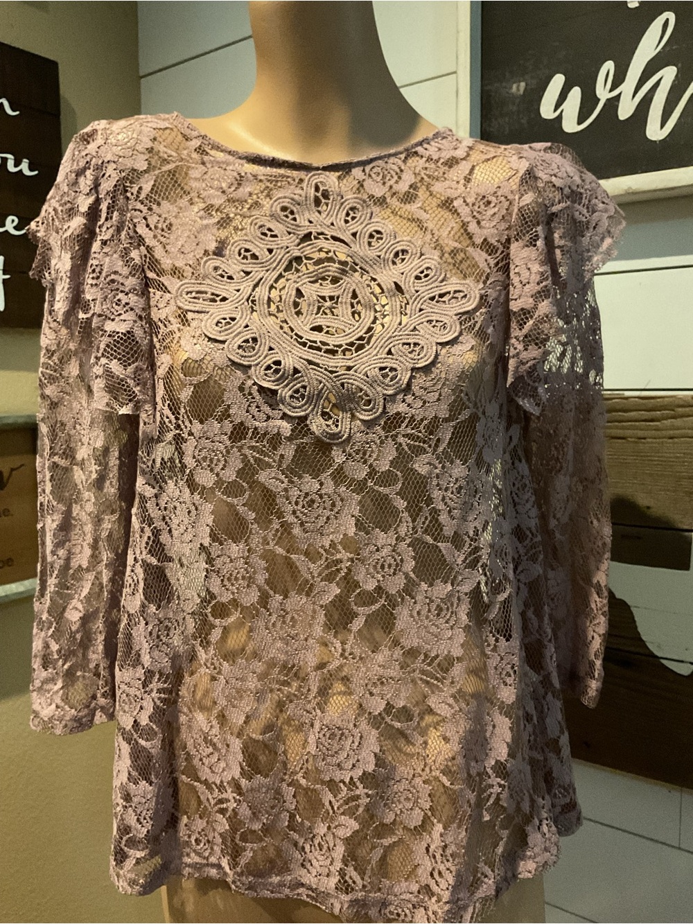 Umgee Lace Top Dusty Mauve 3/4 Sleeve Crochet Chest Ruffle Shoulder Small NWT